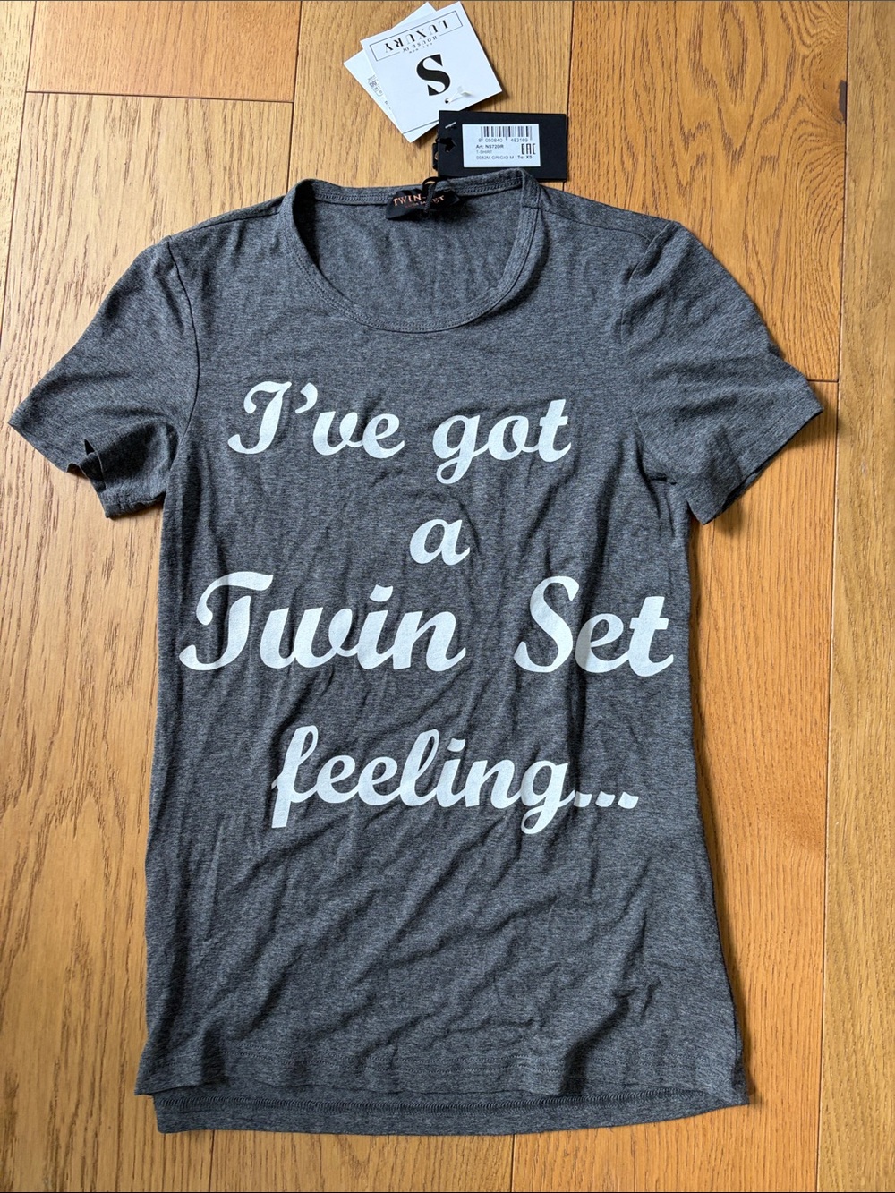 Gray Graphic Tee "I've got a Twin Set feeling..." - xs